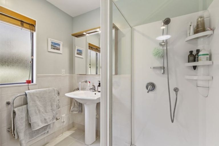 Photo of property in 4 Gybe Place, Whitby, Porirua, 5024