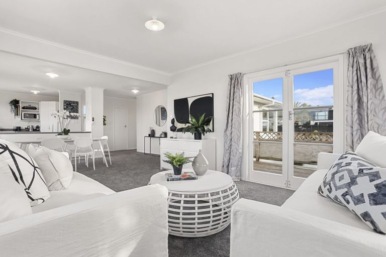 Photo of property in 217 Glengarry Road, Glen Eden, Auckland, 0602