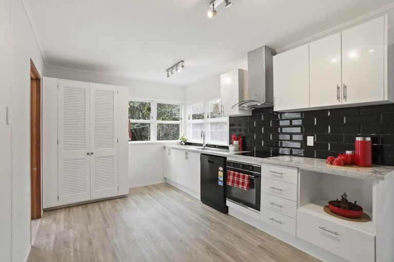 Photo of property in 1/663 Te Atatu Road, Te Atatu Peninsula, Auckland, 0610