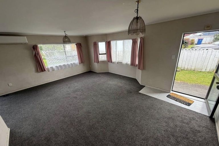 Photo of property in 6/116 Titirangi Road, New Lynn, Auckland, 0600