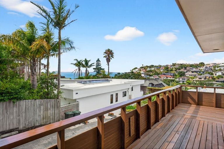 Photo of property in 2/50 Masterton Road, Rothesay Bay, Auckland, 0630