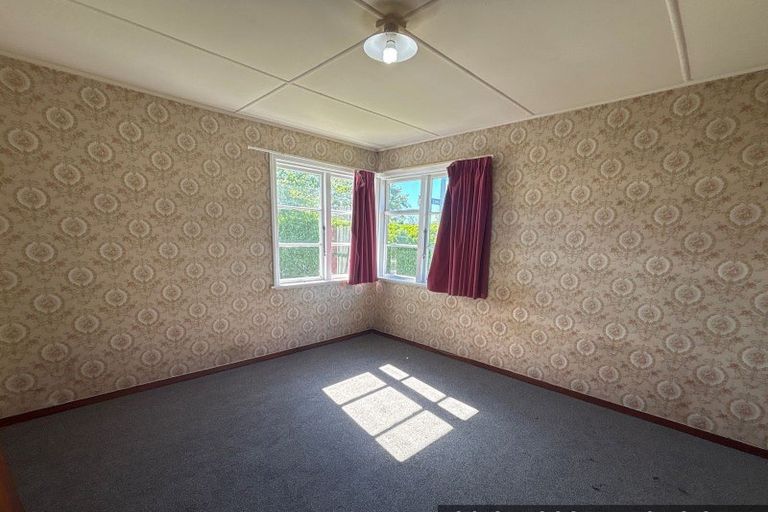 Photo of property in 33 Blighs Road, Bryndwr, Christchurch, 8053