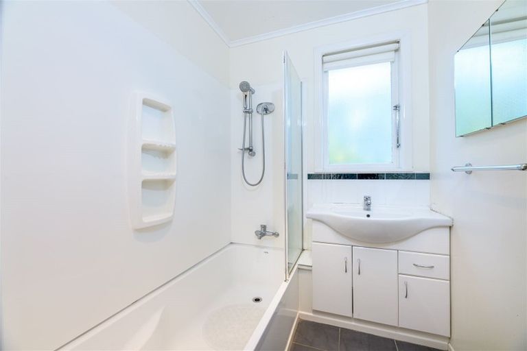 Photo of property in 7 Harrington Road, Henderson, Auckland, 0610