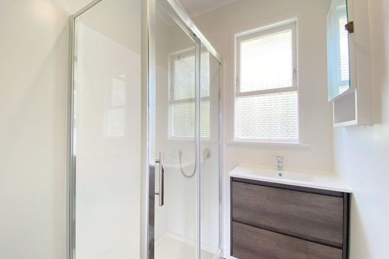 Photo of property in 13 Burlington Place, Manurewa, Auckland, 2102