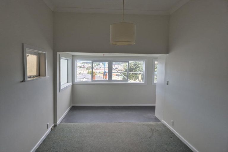 Photo of property in 22 Scarborough Terrace, Mount Victoria, Wellington, 6011
