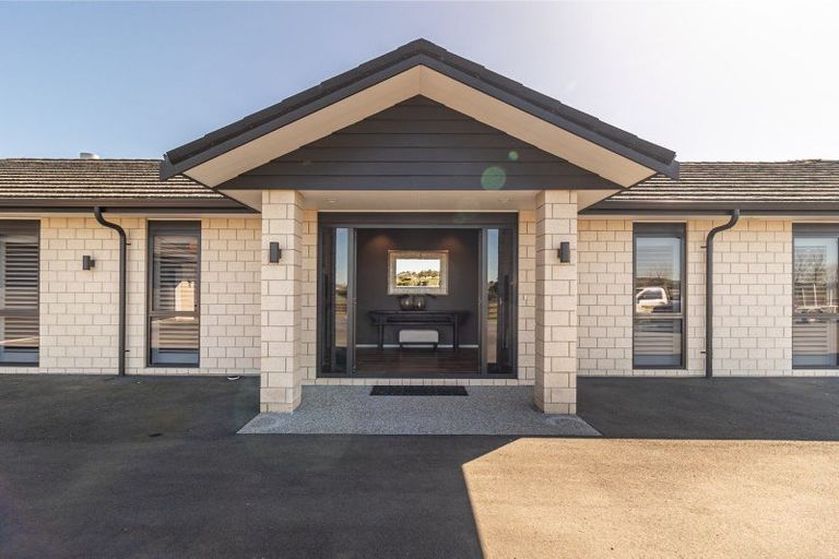 Photo of property in 80 Ewen Place, Karaka, Papakura, 2580