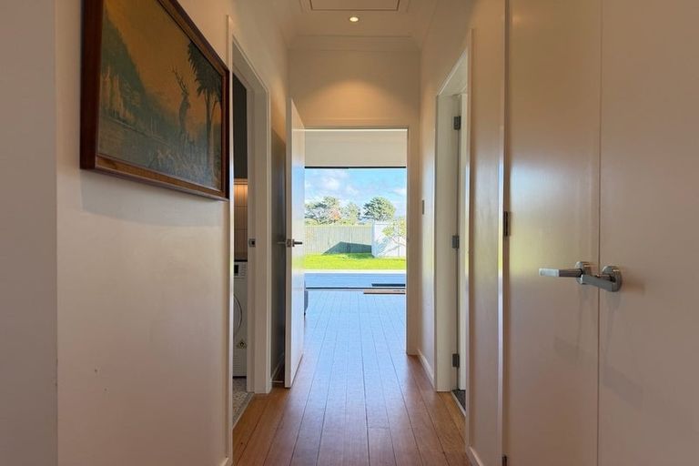 Photo of property in 25 Pirie Crescent, Moera, Lower Hutt, 5010