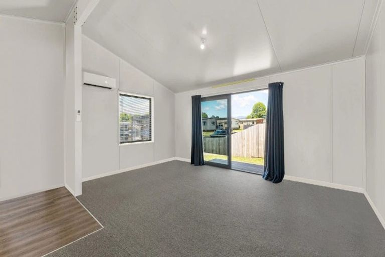 Photo of property in 37 Te Iwiheke Place, Turangi, 3334
