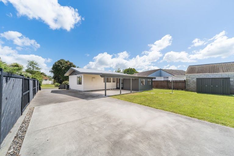 Photo of property in 60 Hillcrest Drive, Kelvin Grove, Palmerston North, 4414