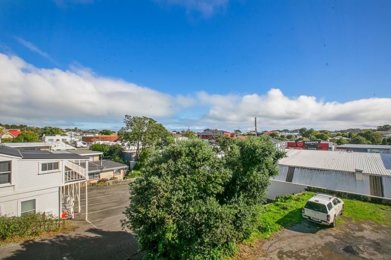 Photo of property in 4/184 Powderham Street, New Plymouth, 4310