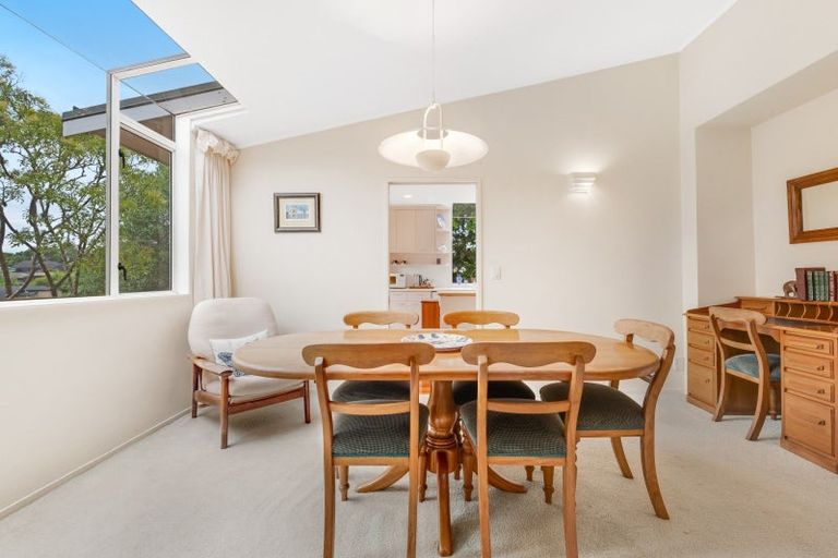Photo of property in 18 Gibson Place, Mellons Bay, Auckland, 2014