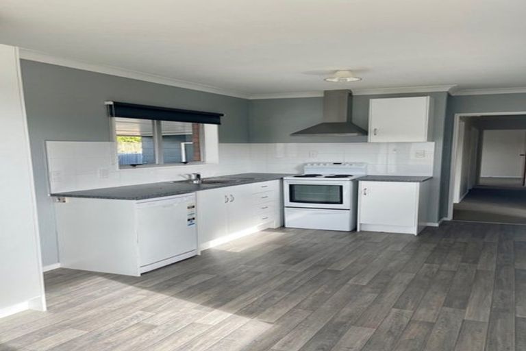 Photo of property in 1 Puriri Place, Levin, 5510