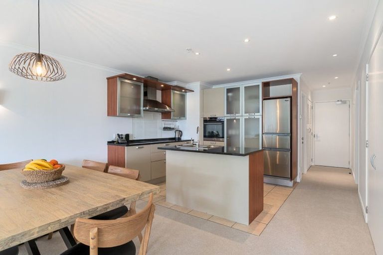 Photo of property in 206/136 Marine Parade, Mount Maunganui, 3116