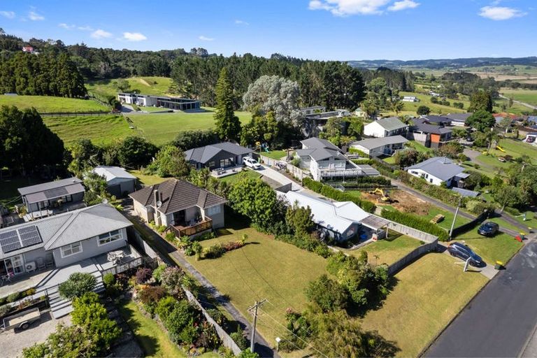 Photo of property in 38 Hand Road, Helensville, 0800