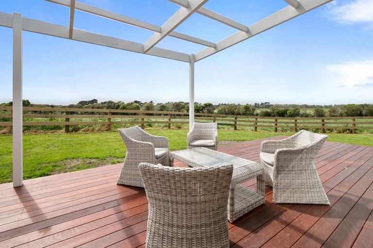 Photo of property in 1121 Parewanui Road, Parewanui, Bulls, 4894