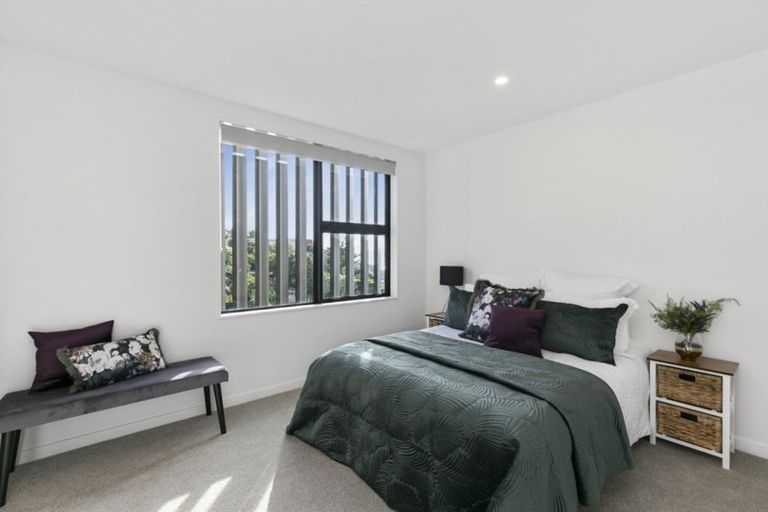 Photo of property in 12/80u Seatoun Heights Road, Seatoun, Wellington, 6022
