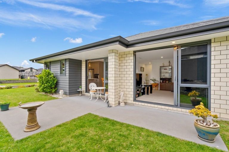 Photo of property in 18 Sycamore Drive, Sunnynook, Auckland, 0620