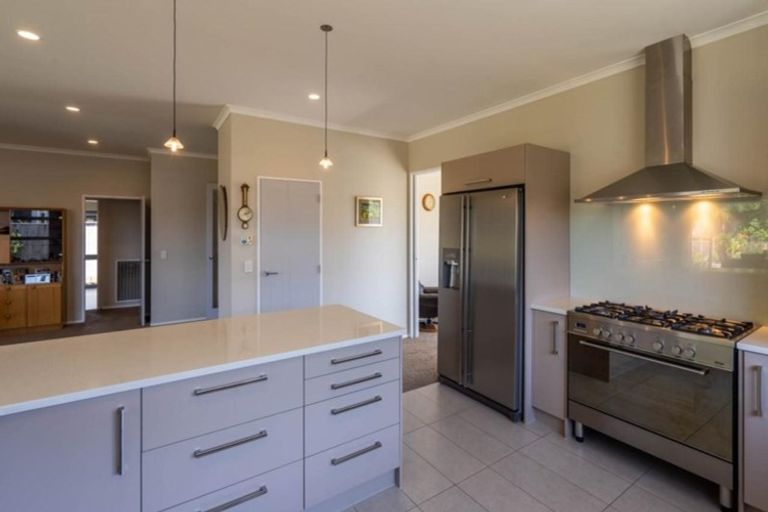 Photo of property in 4 Petrel Close, Paraparaumu Beach, Paraparaumu, 5032