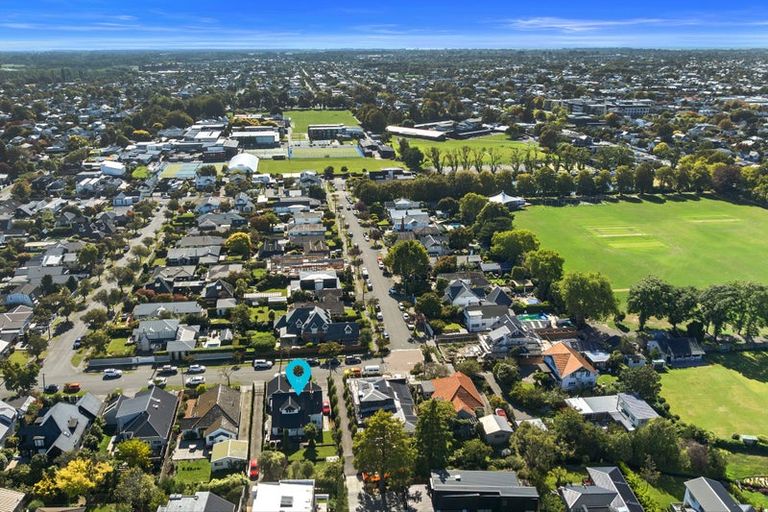 Photo of property in 111 Saint Andrews Square, Strowan, Christchurch, 8052