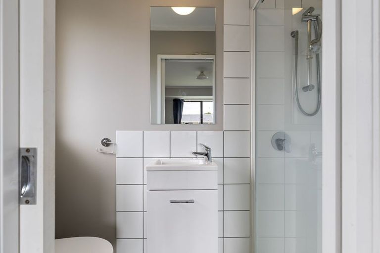 Photo of property in 28 Keeling Street, West End, Palmerston North, 4412