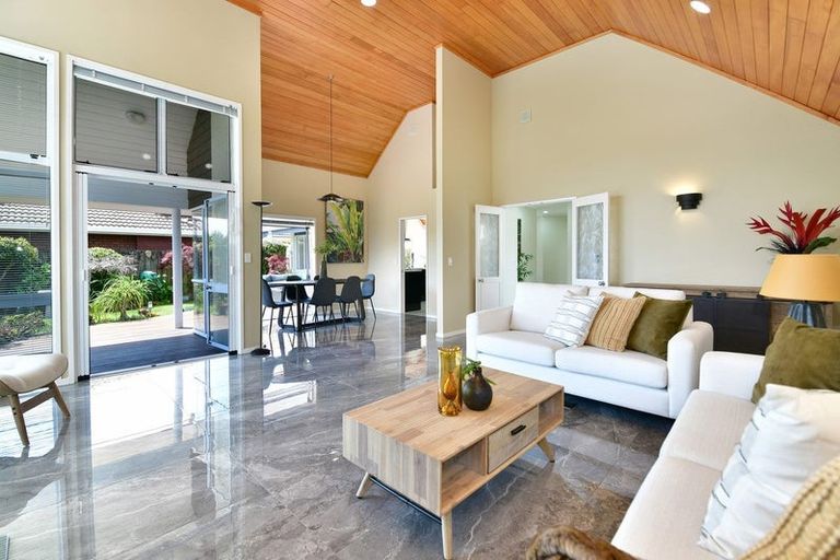 Photo of property in 5 Maygrove Drive, Orewa, 0931