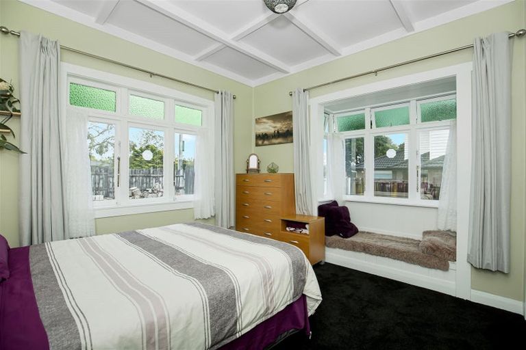 Photo of property in 275 Great North Road, Henderson, Auckland, 0612