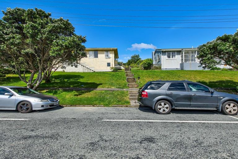 Photo of property in 13 Taupiri Crescent, Titahi Bay, Porirua, 5022
