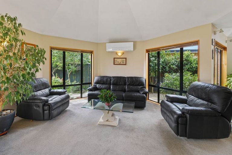 Photo of property in 113 Avonhead Road, Avonhead, Christchurch, 8042