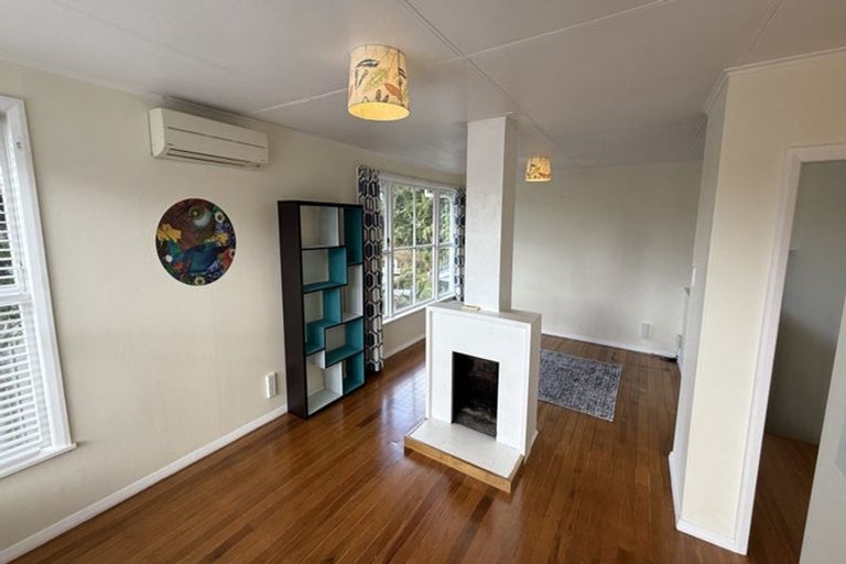 Photo of property in 24 Banks Street, Marfell, New Plymouth, 4310