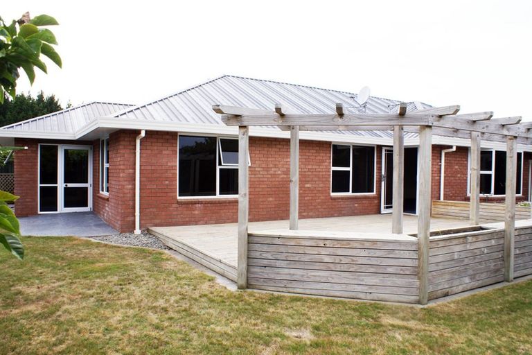 Photo of property in 15 Millcroft Place, Parklands, Christchurch, 8083