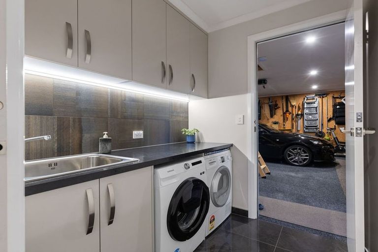Photo of property in 3 Silicon Way, Fitzherbert, Palmerston North, 4410
