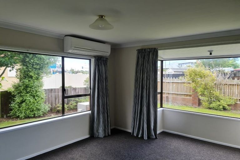 Photo of property in 87 Frankleigh Street, Somerfield, Christchurch, 8024