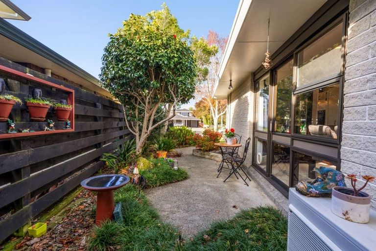 Photo of property in 6 Aintree Crescent, Awapuni, Palmerston North, 4412