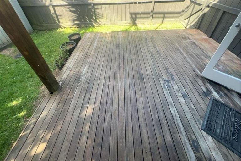 Photo of property in 54 Redoubt Road, Clover Park, Auckland, 2105