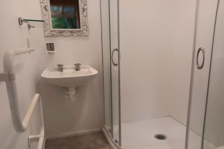 Photo of property in 90 Glenmore Street, Northland, Wellington, 6012