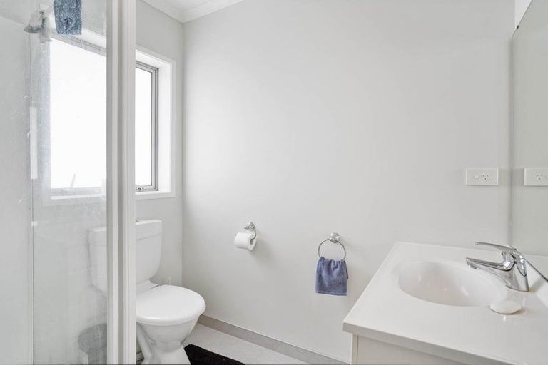 Photo of property in 16 Moira Drive, Tuakau, 2121