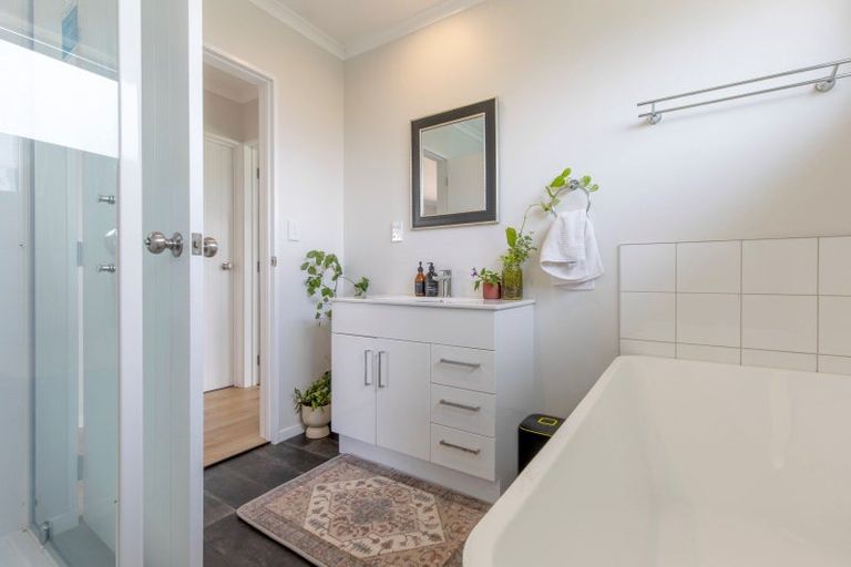 Photo of property in 21 Blundell Avenue, Waipukurau, 4200