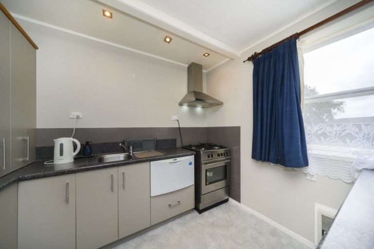 Photo of property in 33 Suzanne Grove, Kelvin Grove, Palmerston North, 4414