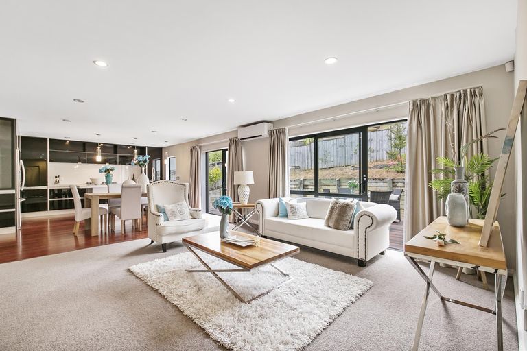 Photo of property in 99 Laurel Oak Drive, Schnapper Rock, Auckland, 0632