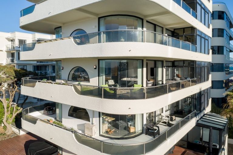 Photo of property in 21 Maunganui Road, Mount Maunganui, 3116