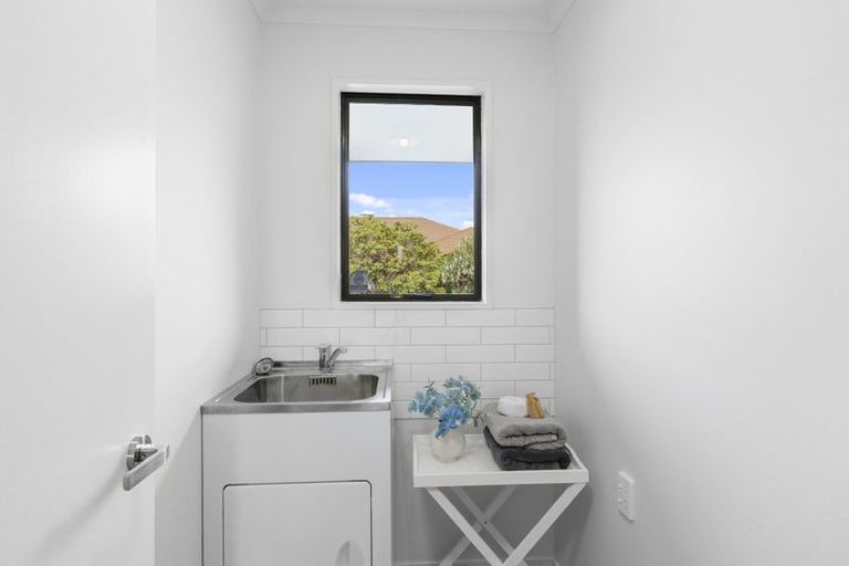 Photo of property in 1/18 Sheraton Place, Redwood, Christchurch, 8051