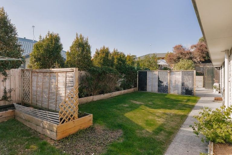 Photo of property in 9 Aspen Way, Kelvin Grove, Palmerston North, 4414