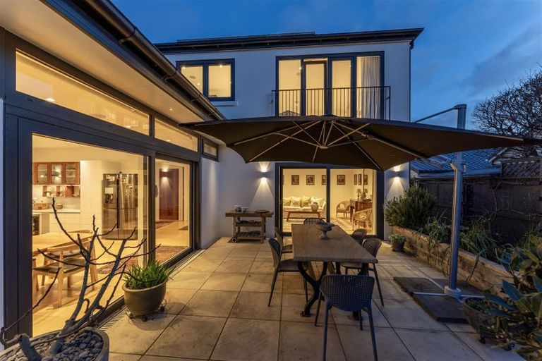 Photo of property in 62a Holly Road, St Albans, Christchurch, 8014