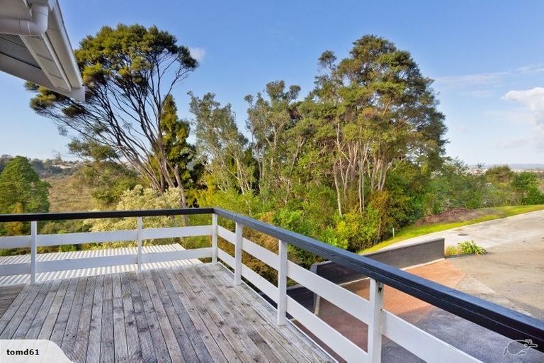 Photo of property in 122 Matipo Road, Te Atatu Peninsula, Auckland, 0610