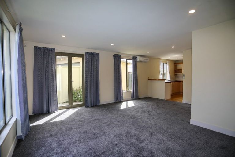Photo of property in 76 Picton Avenue, Riccarton, Christchurch, 8011