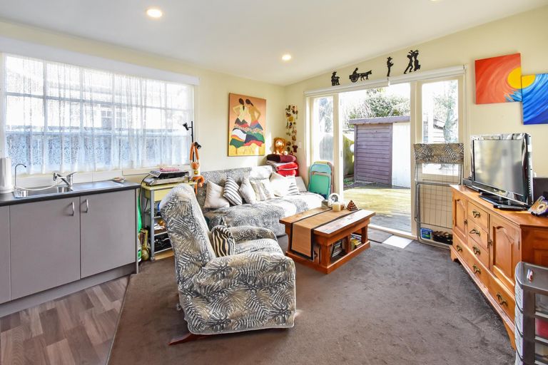 Photo of property in 55 Landscape Road, Papatoetoe, Auckland, 2025