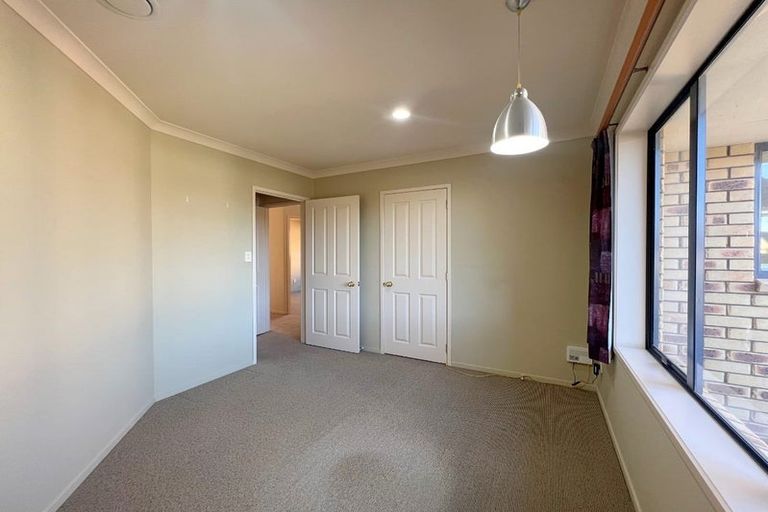 Photo of property in 63 Saint James Drive, Huntington, Hamilton, 3210