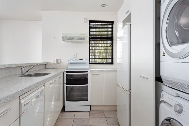 Photo of property in Regent Courts, 12/75 Gloucester Street, Christchurch Central, Christchurch, 8013