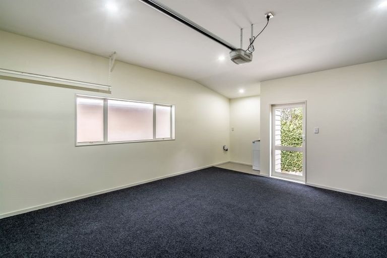 Photo of property in 46 Raleigh Road, Northcote, Auckland, 0627