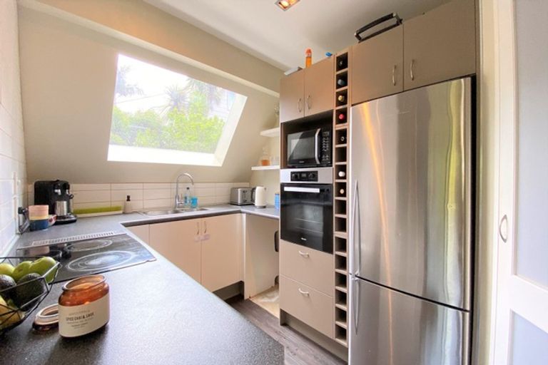 Photo of property in 1/141 Balmain Road, Birkenhead, Auckland, 0626